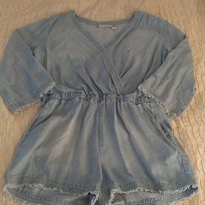 🌺CHELSEA & VIOLET🌺Romper